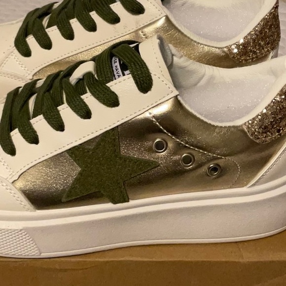 VINTAGE HAVANA Lexa Olive Star Fashion Sneaker - Picture 6 of 7